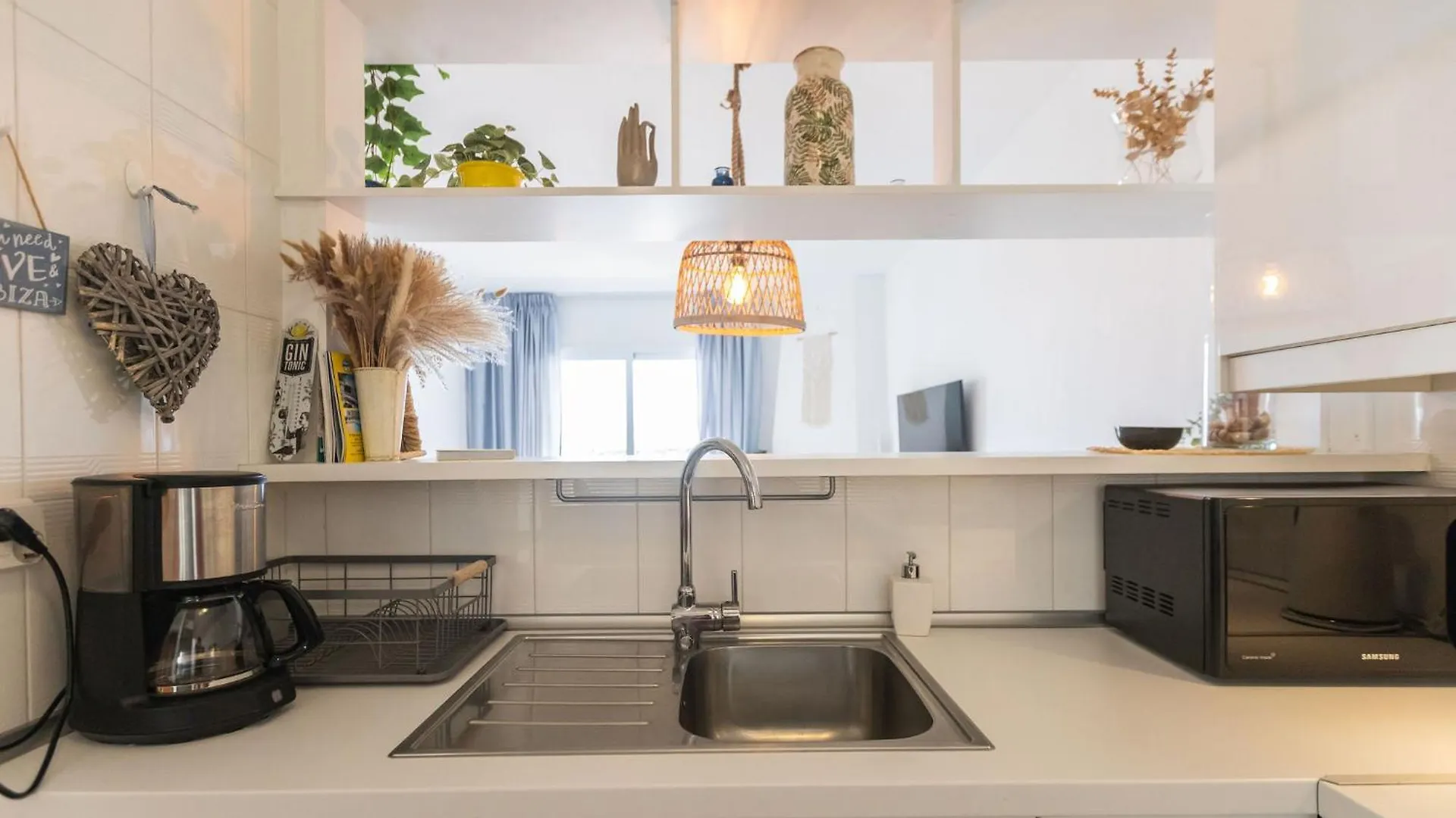 Calahonda'S Suite-Hosted By Sweetstay Sitio de Calahonda 0*,  إسبانيا